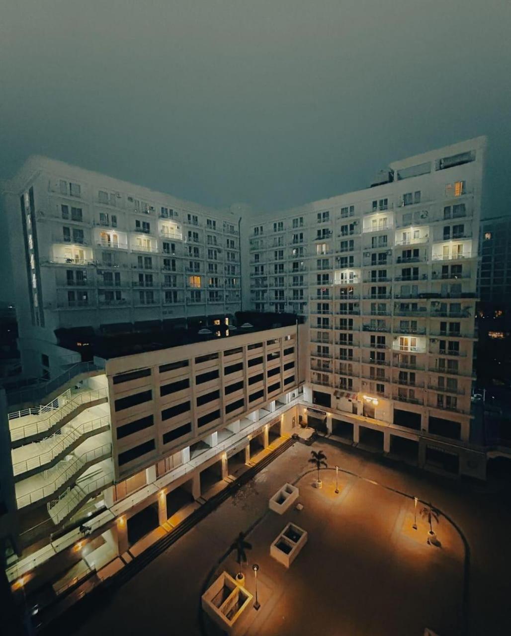 Dolphin Inn & Suites Manhattan Lucknow Exteriör bild